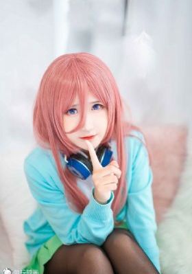 欧美时尚美女跳舞视频_BD韩语神马在线观看